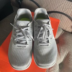 Women’s Nike sneakers
